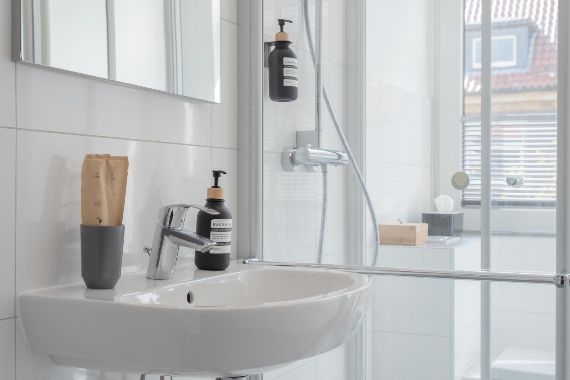 Modernes Apartment In Top Lage Komfortabel Eingerichtet Mit Arbeitsplatz Und Kueche - Geibelsuite Ανόβερο Εξωτερικό φωτογραφία